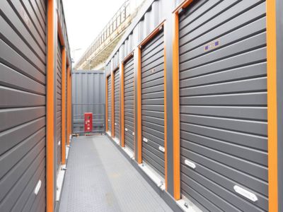 ハローストレージ横浜三枚町｜屋外型トランクルーム